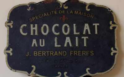 Chocolat Au Lait Vintage Sign