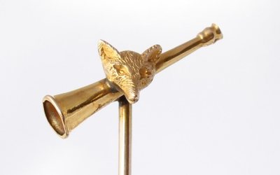 Fox Hunting Horn Pin