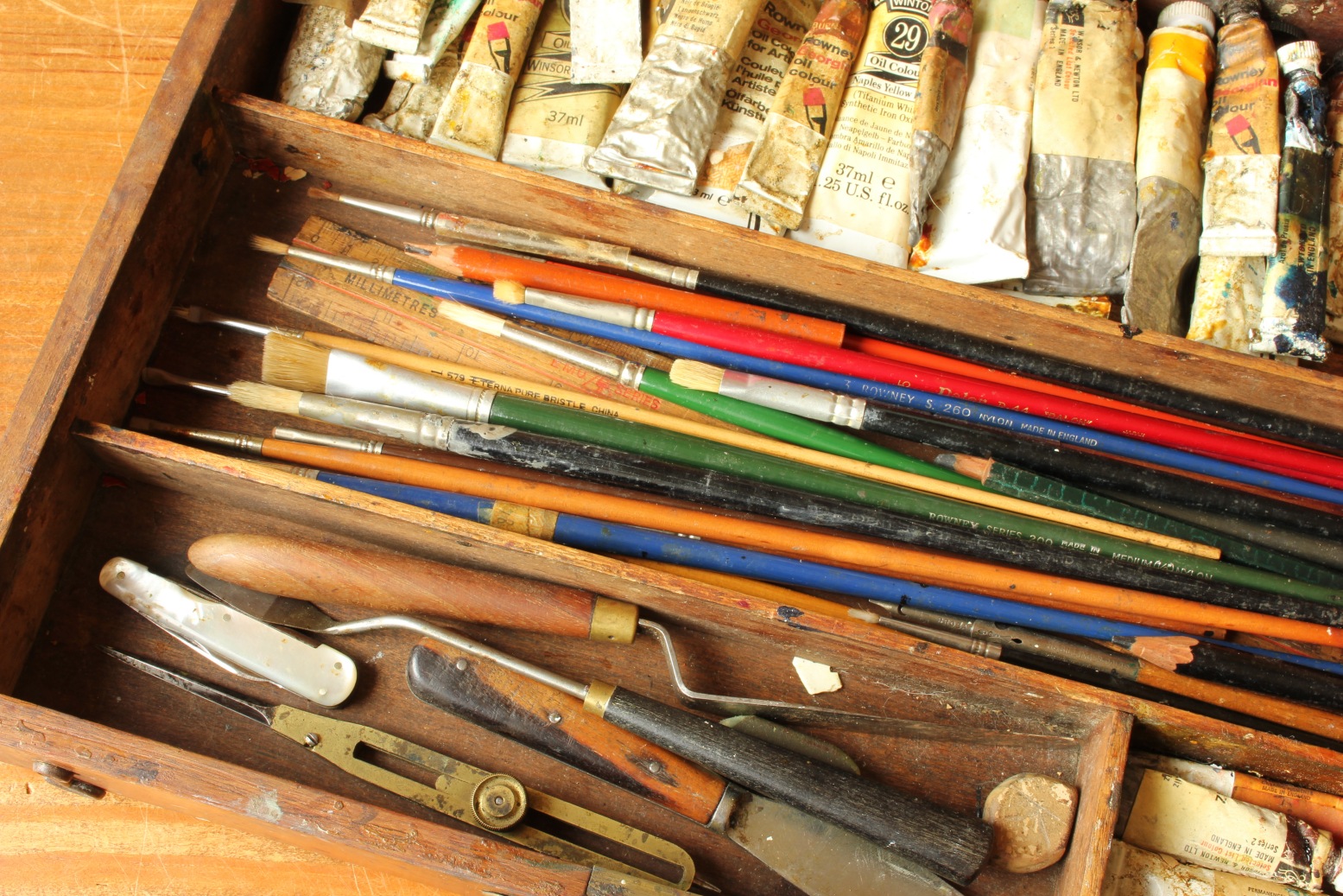 Artist Box. Victorian Paint Box. Oil Paint, Brushes, Pallet.
