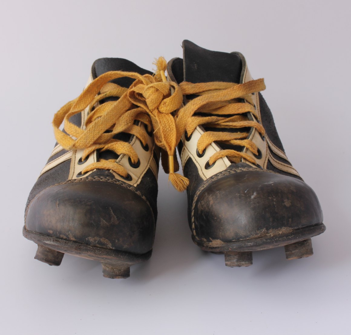 Bata Cup Tie Leather Football Boots. Old Soccer Cleats c1950.