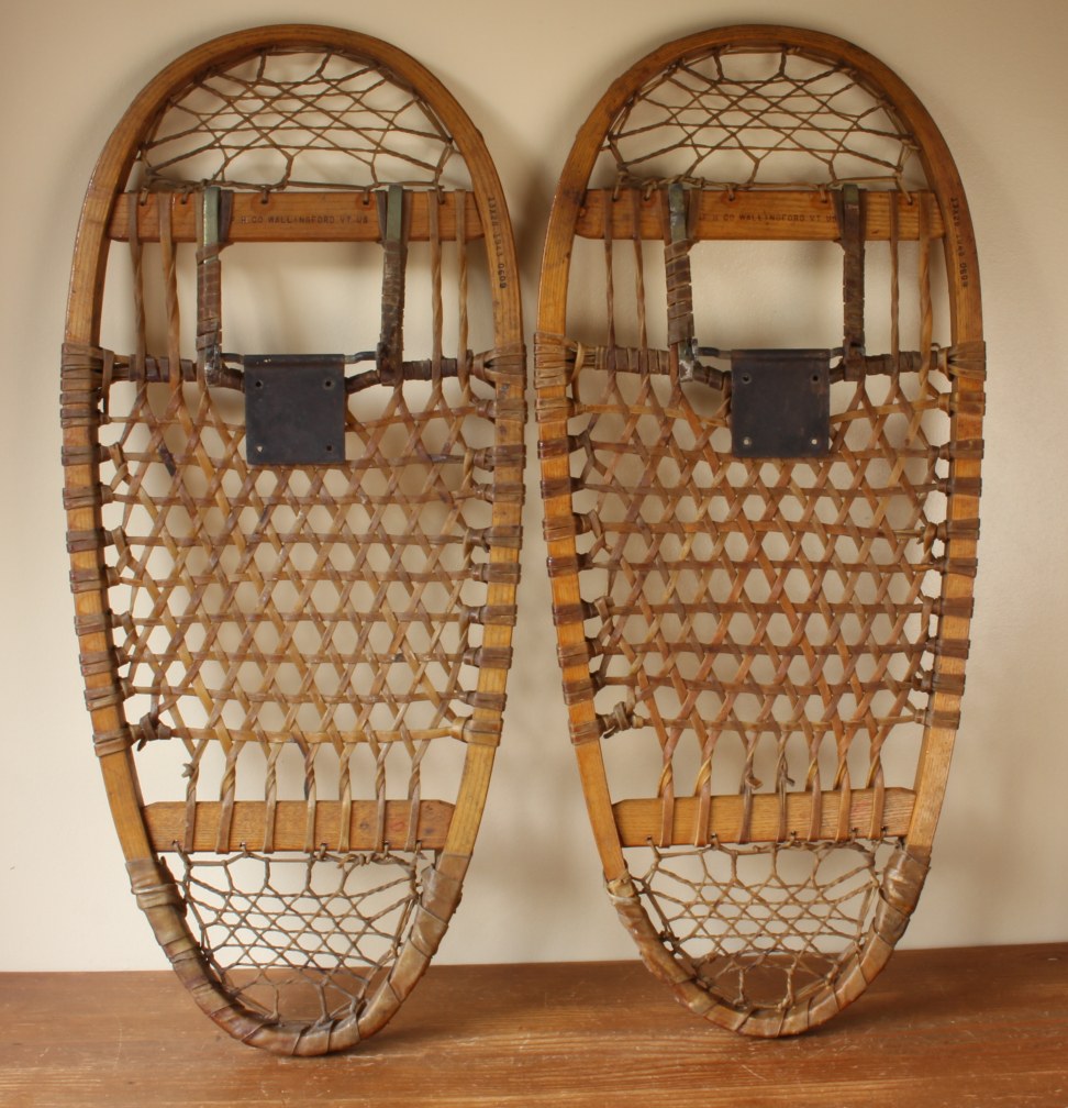 US WW2 AF H CO Wood Bearpaw Snowshoes Shoes. Snow, Ski Lodge, Chalet.