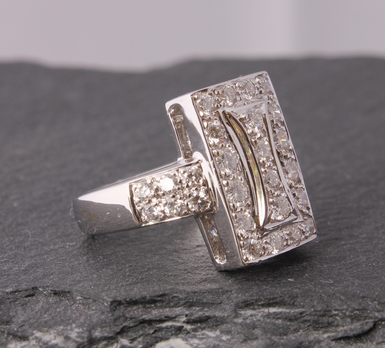 18ct White Gold Diamond Designer Dress Ring. Heavy Bling. 1 ct carat