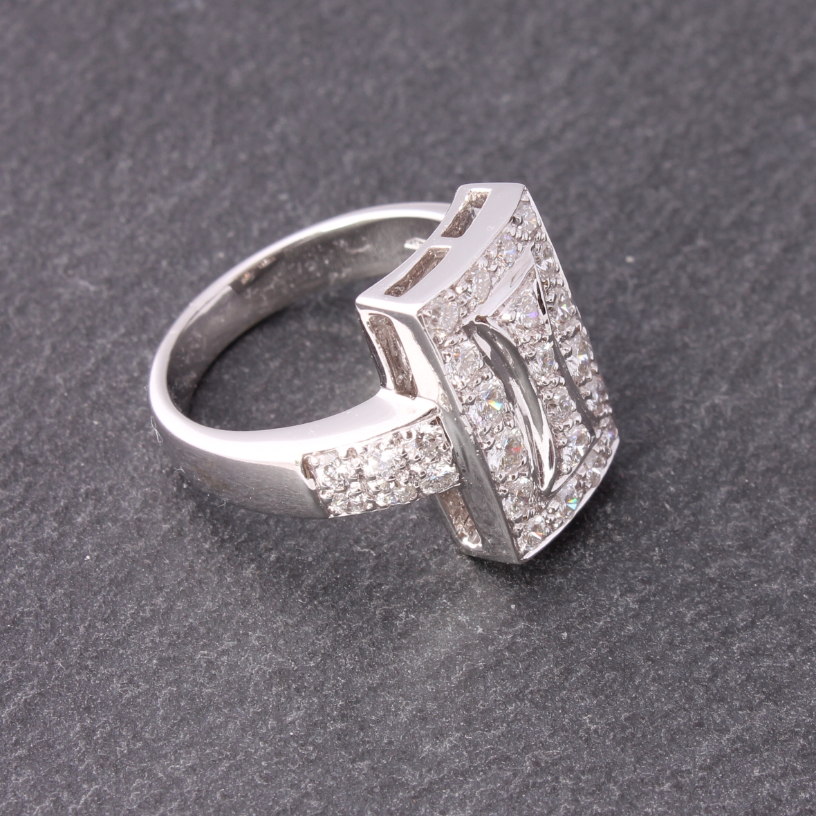 18ct White Gold Diamond Designer Dress Ring. Heavy Bling. 1 ct carat