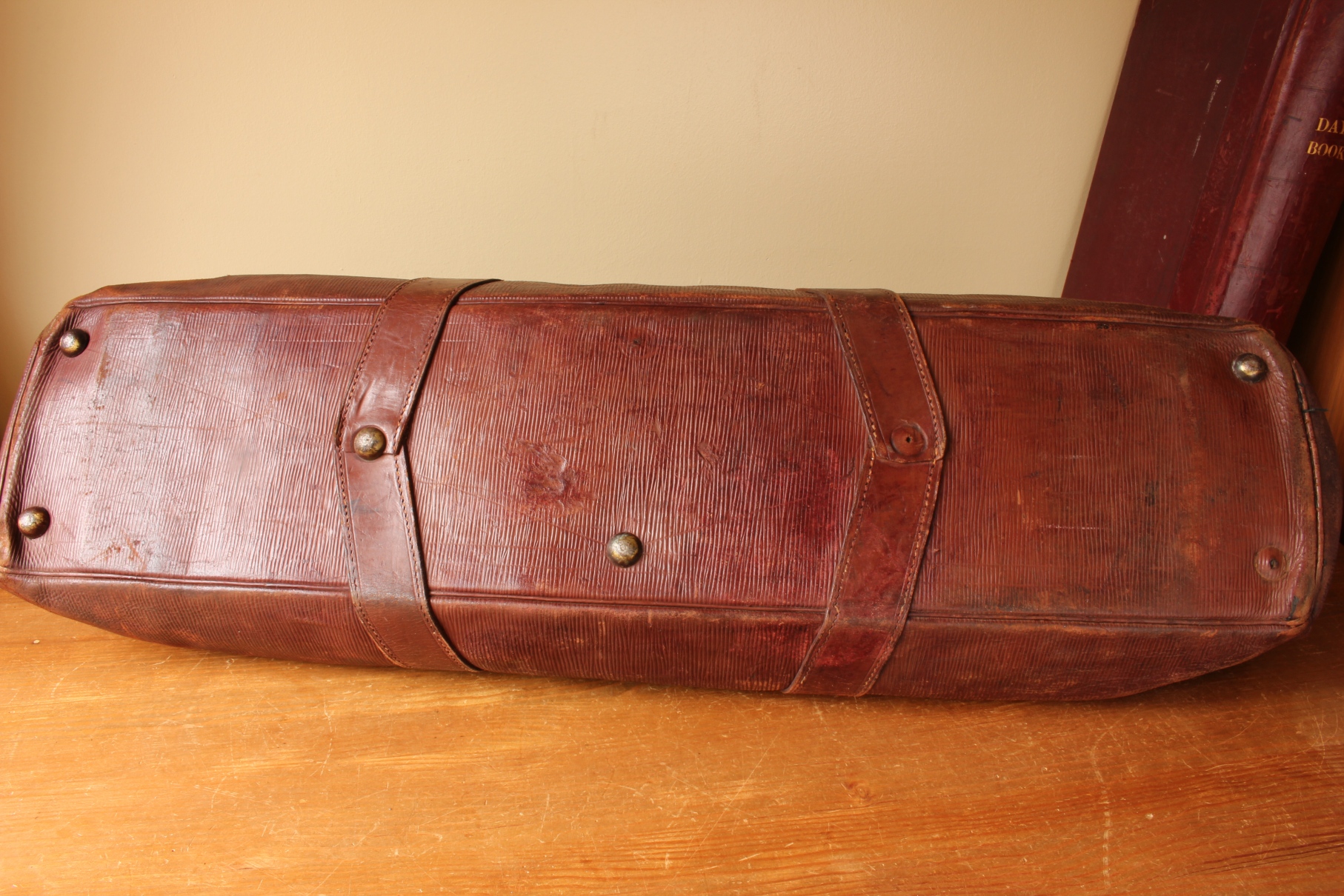 English Leather Cricket Kit Bag. Long Bat Carry Holdall.
