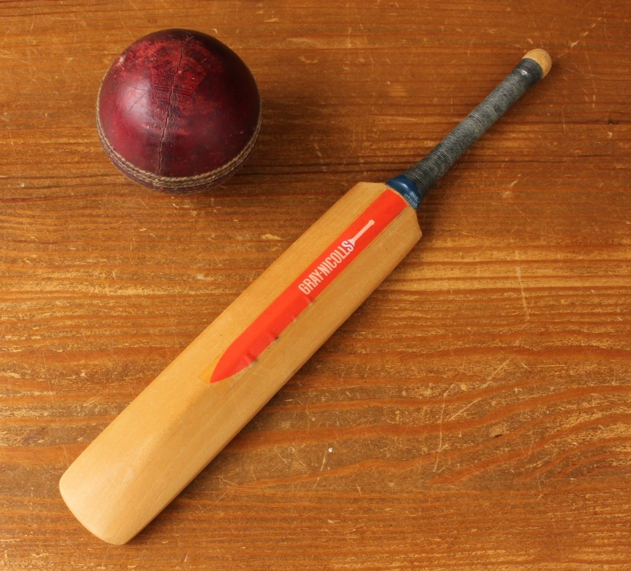 Miniature Gray Nicolls Original Autograph Mini Cricket Bat Sussex 1986.