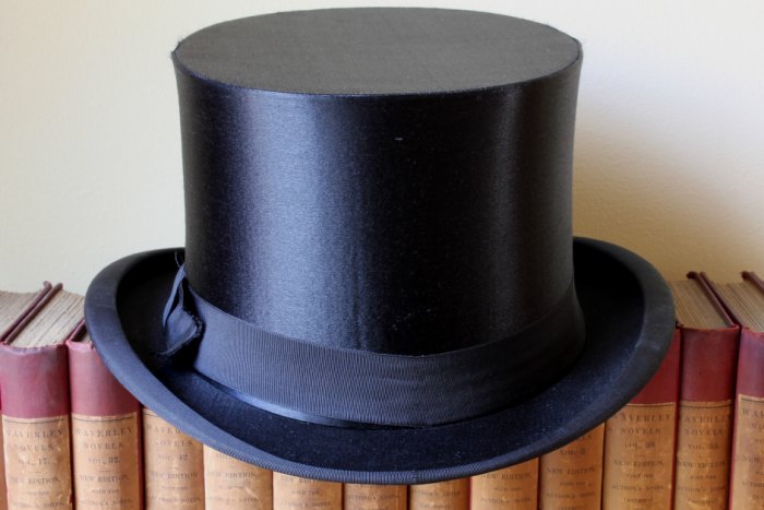 opera top hat