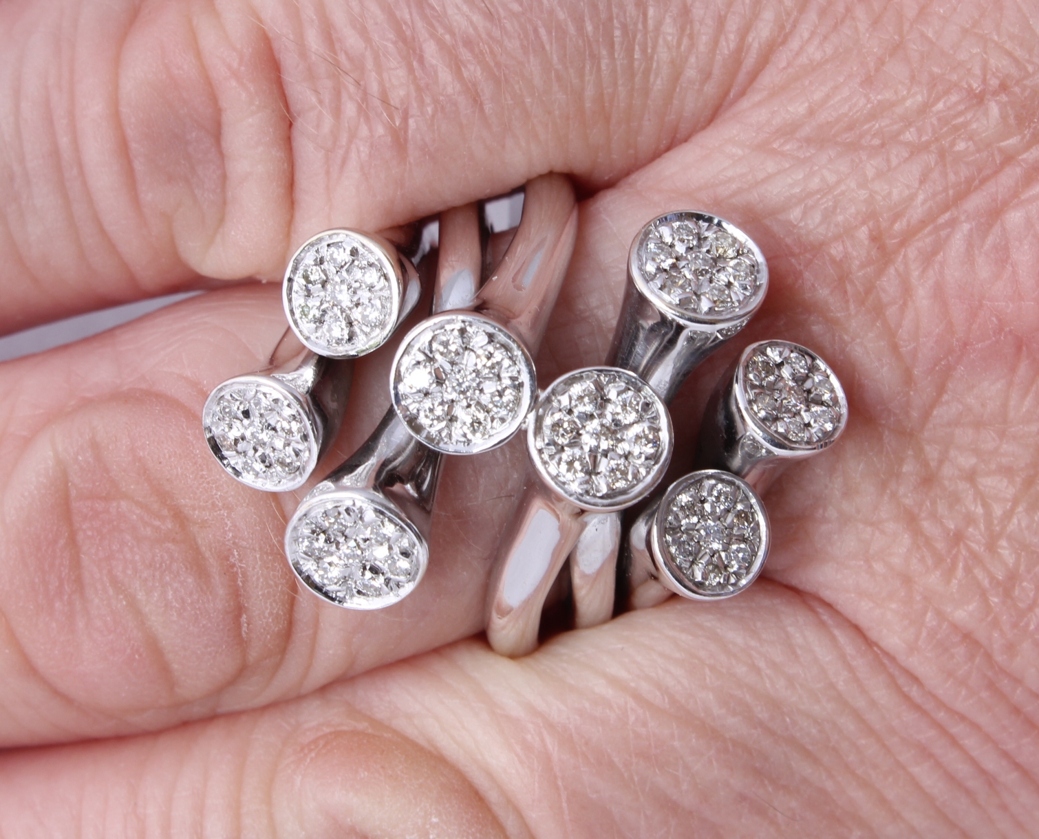 Fabulous Diamond Dress Ring. Heavy 18ct White Gold Italian Designer