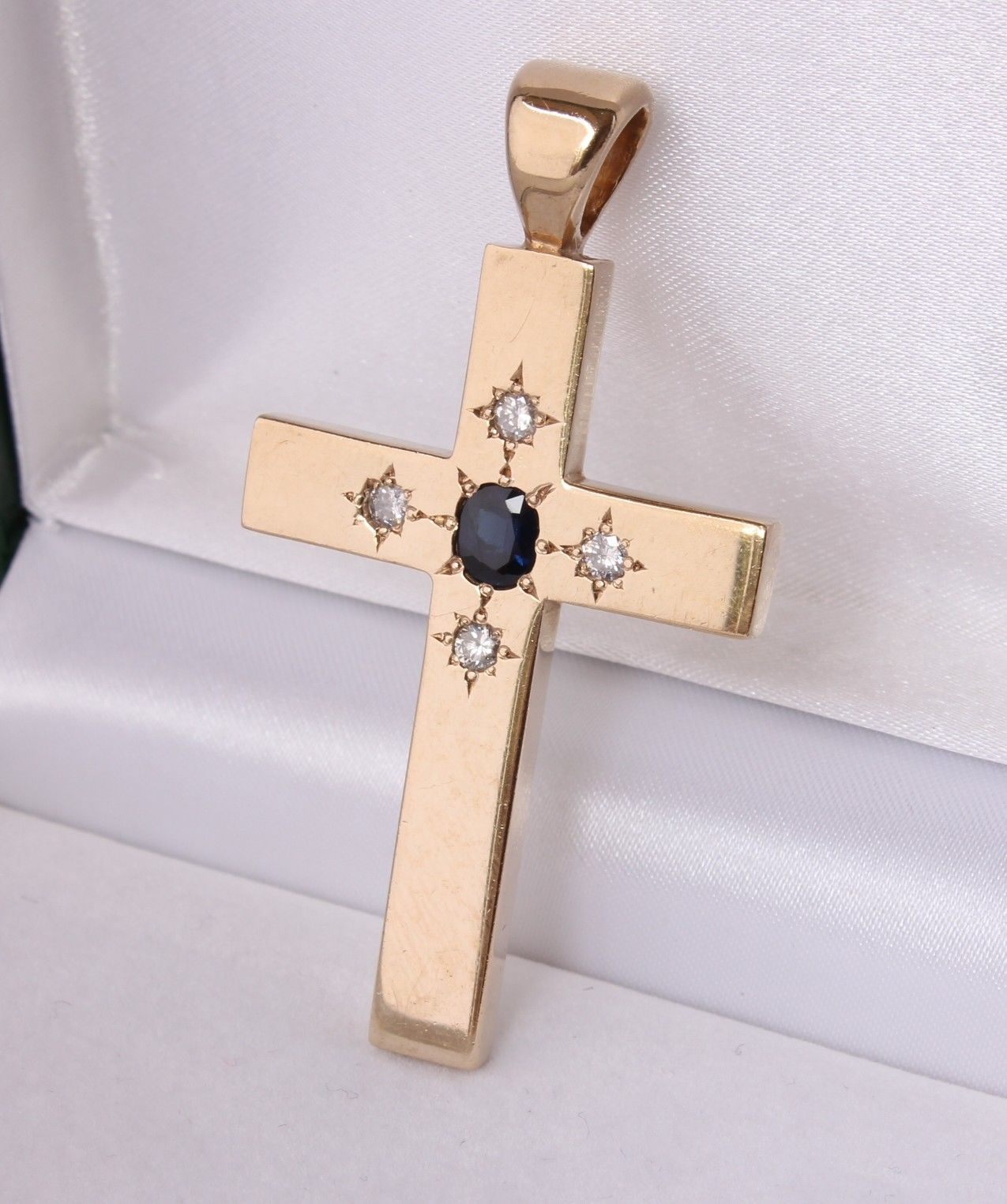 Large Heavy Vintage 9ct Gold Sapphire 