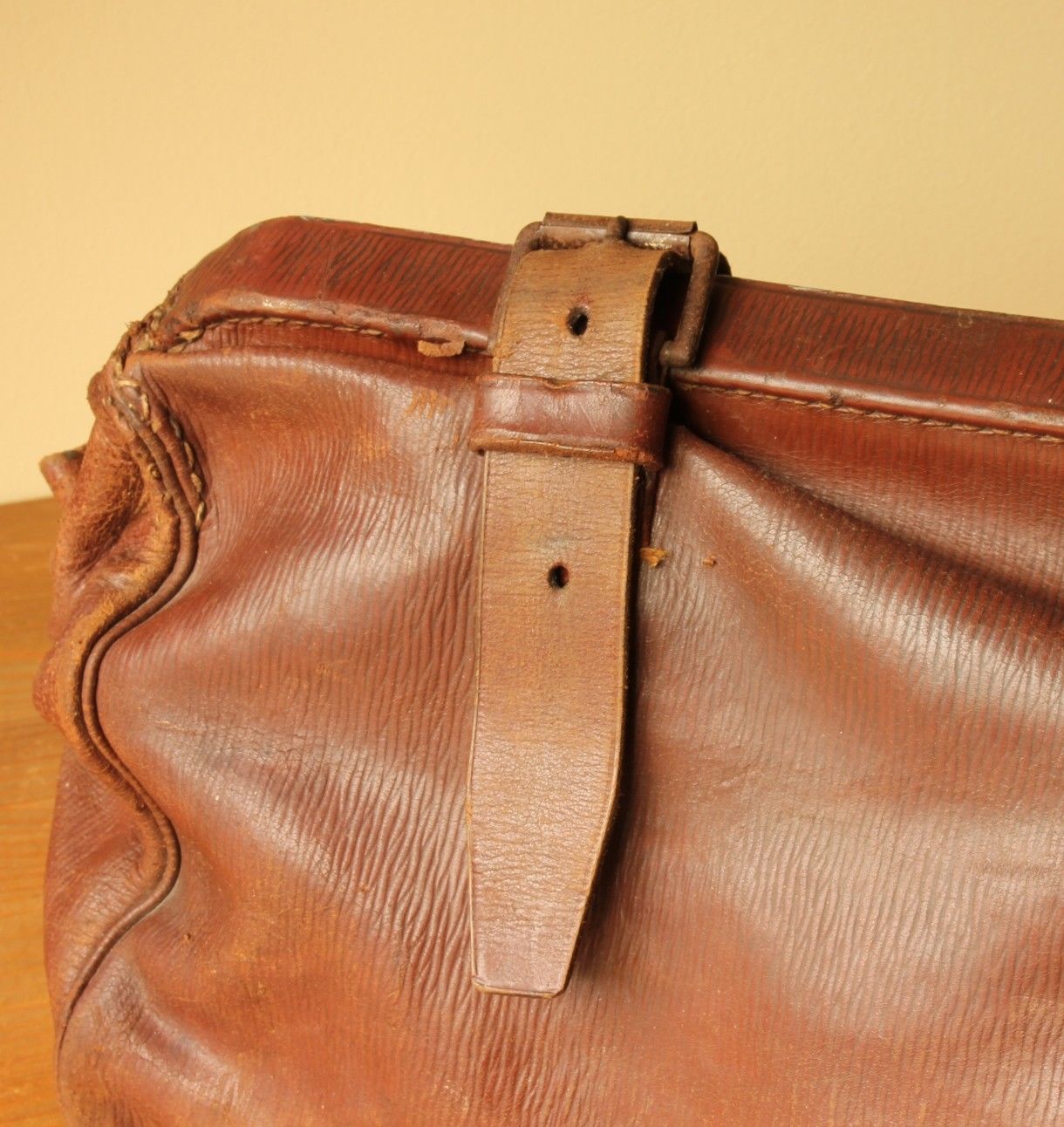 Antique Leather Cricket Kit Bag. Vintage Long Bat Carry Holdall With