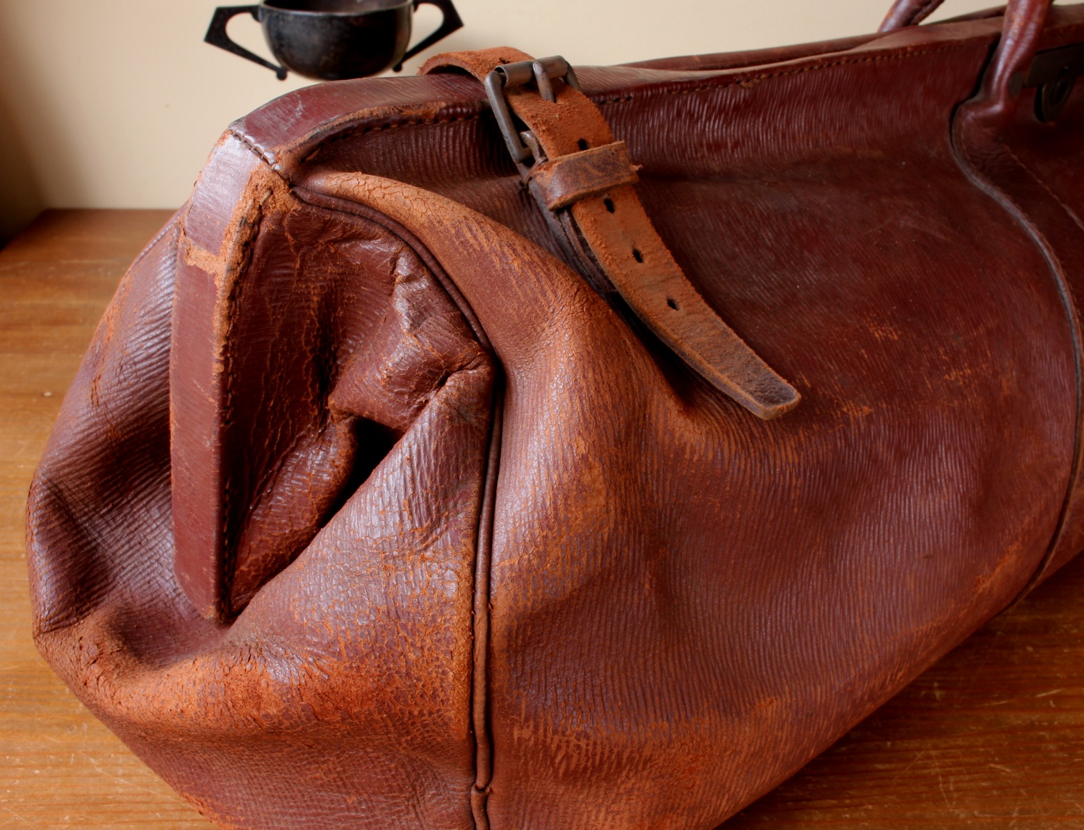 English Leather Cricket Kit Bag. Long Coffin Bat Holdall.