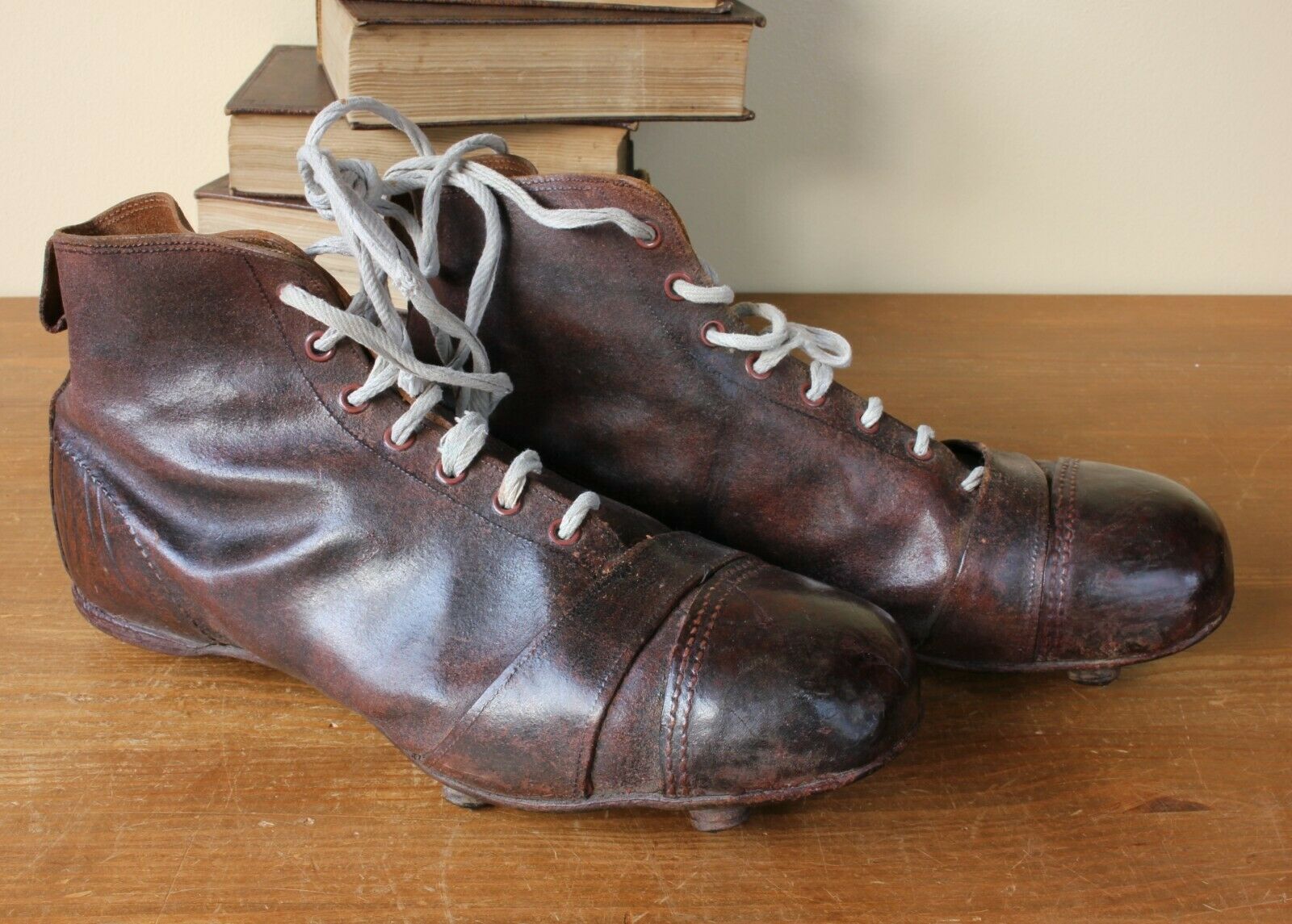 The Cert Leather Football Boots. Old Soccer Shoes Cleats Size 10.