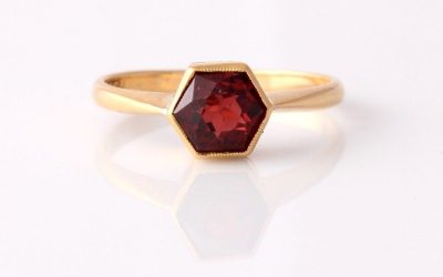 22ct Hexagonal Garnet Ring