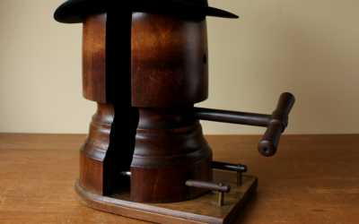 Allie Maillard Hat Stretcher