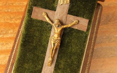 French Travel Crucifix