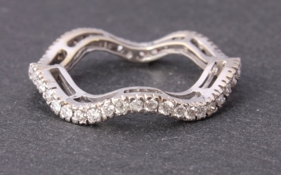 Wavy Diamond Ring