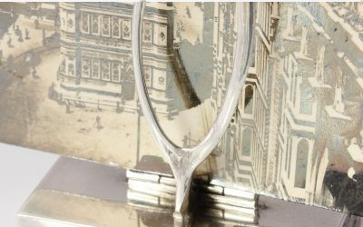 Wishbone Menu Holder