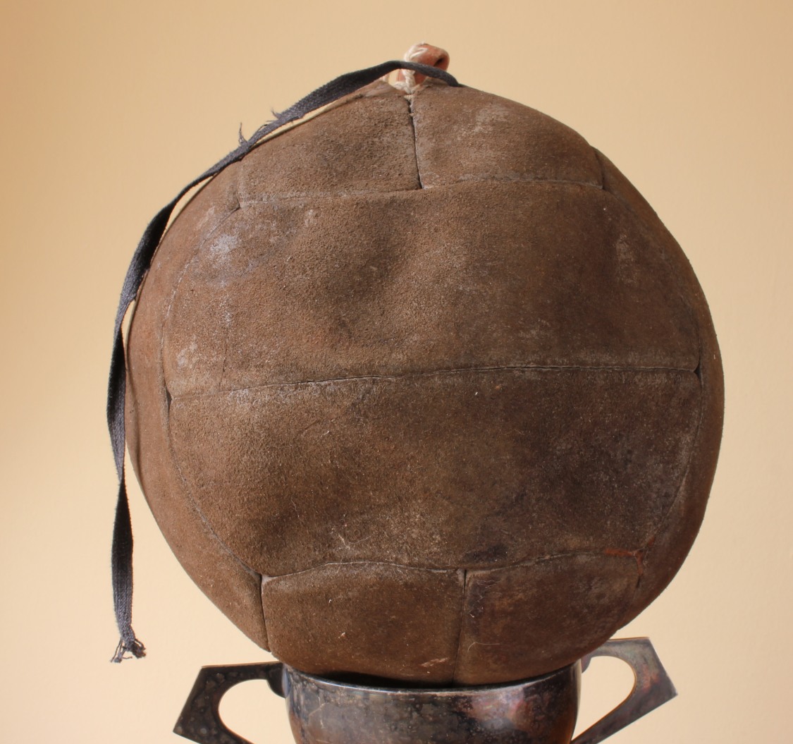 Mini Ballons De Foot Vintage Cuir - Set 11 Pièces - Coupes Du Monde 1930-1966