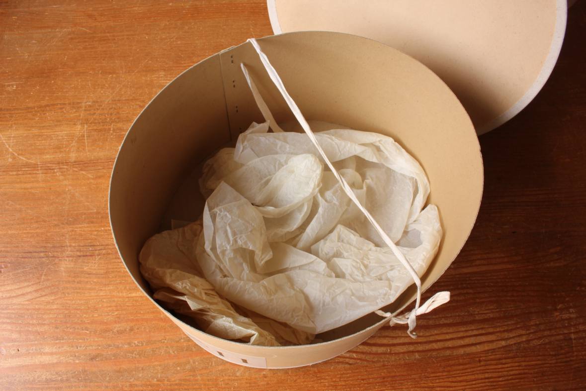 Two Decorative French Top Hat Boxes. Gelot, Motsch Paris France. c1910.