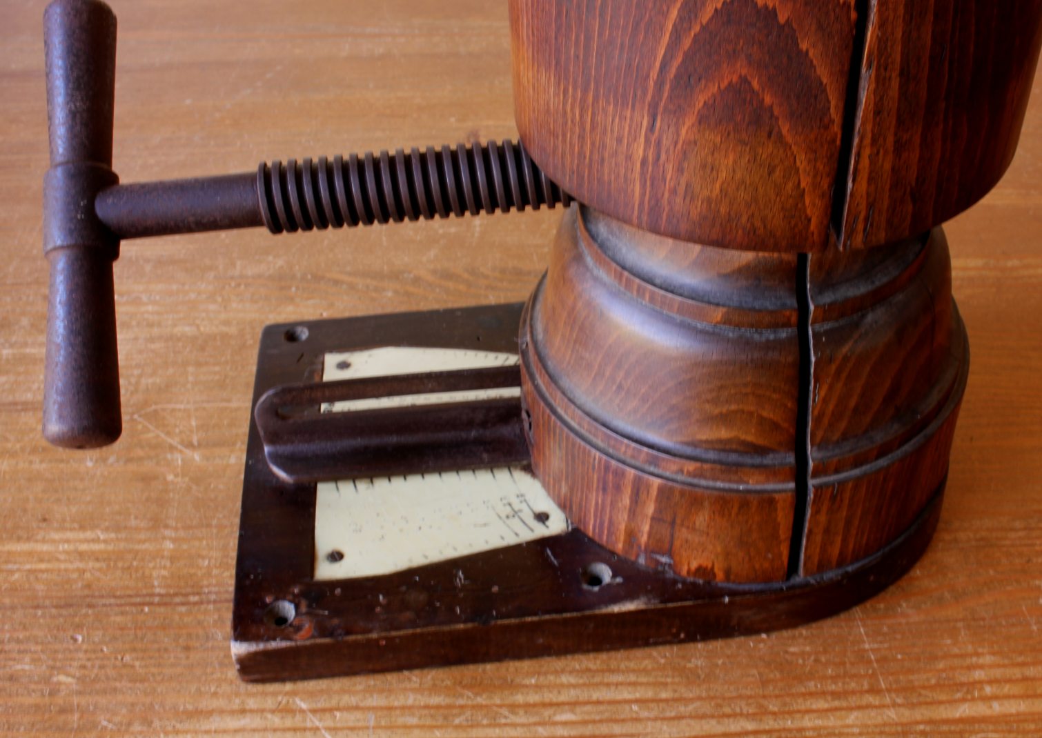 Wood Hat Stretcher Sizer. Adjustable Milliner's Hat Block Display Stand.