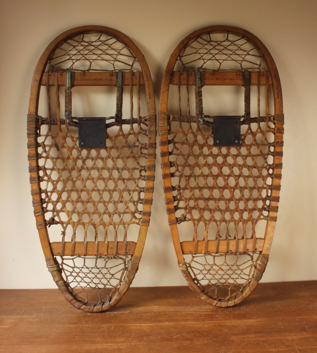 US WW2 AF H CO Wood Bearpaw Snowshoes Shoes. Snow, Ski Lodge, Chalet.