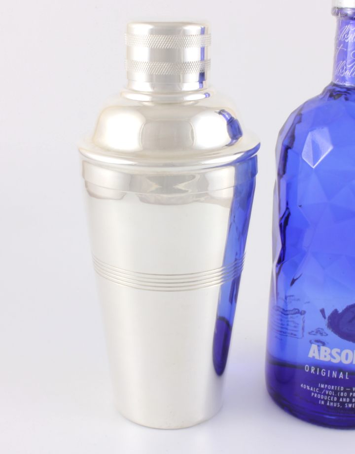 Bonzer Silver Plate Cocktail Shaker. Art Deco Engine Turned.