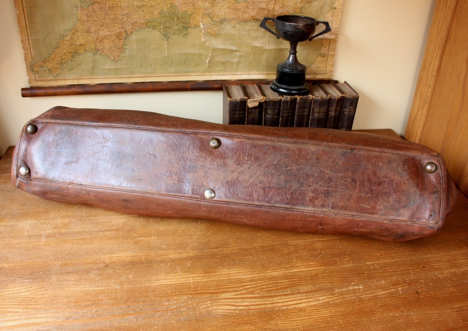 Leather Cricket Kit Bag. Vintage Long Bat Carry Holdall With Brass Lock.