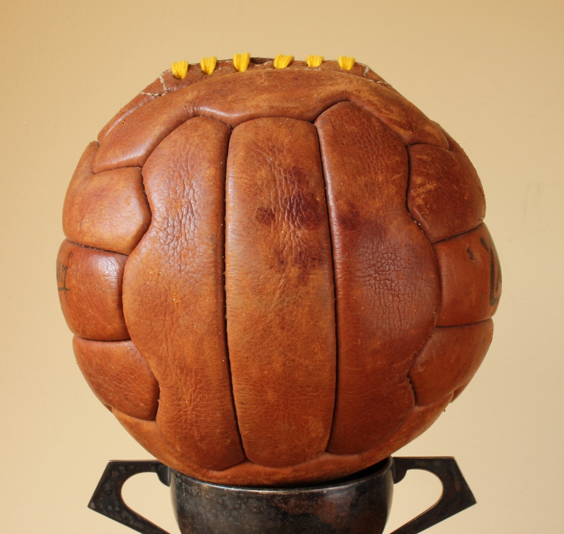 Champion Cowhide Leather 18 Panel Size 5 Football Soccer Ball c1950.
