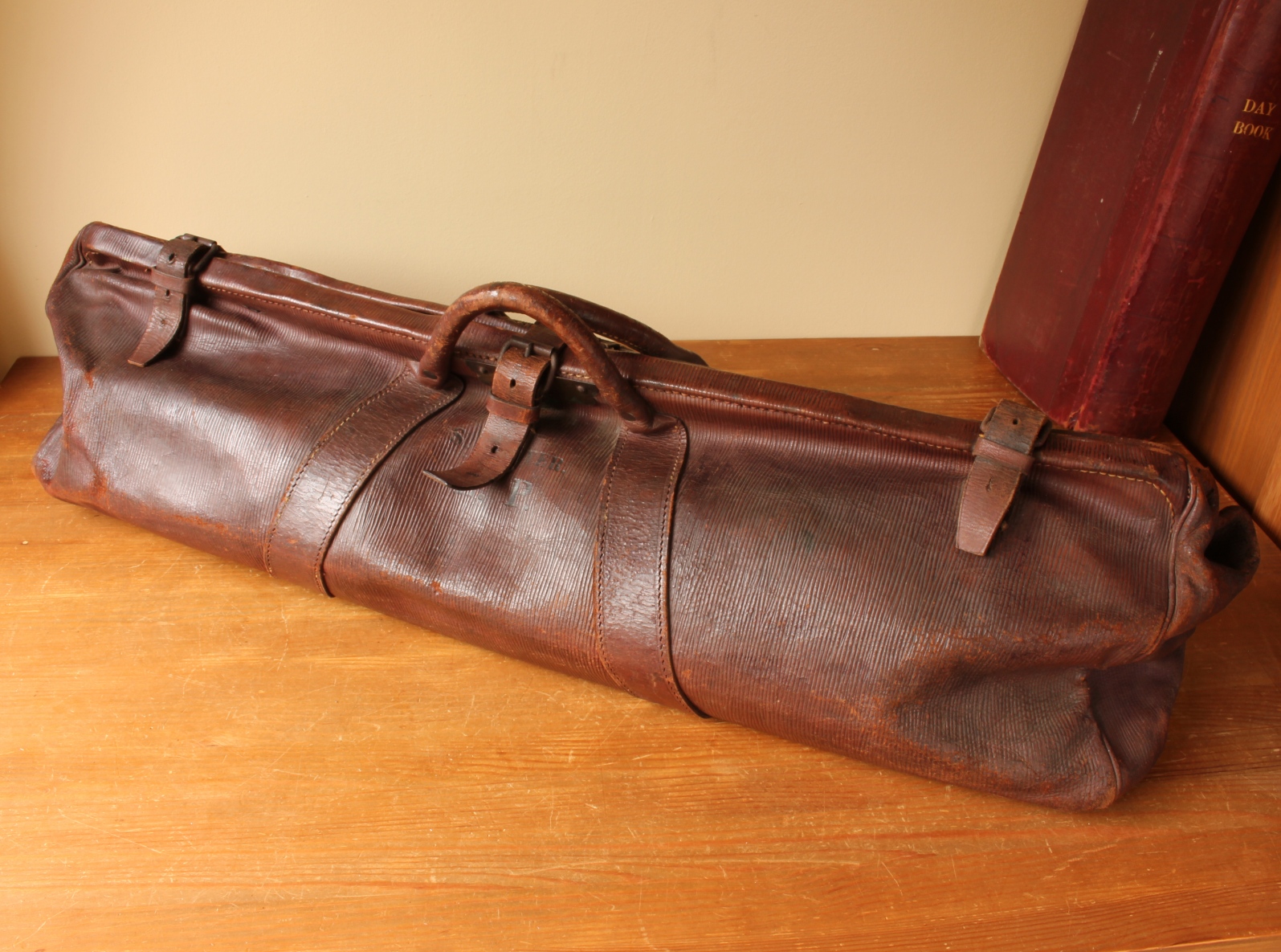 English Leather Cricket Kit Bag. Long Bat Carry Holdall.