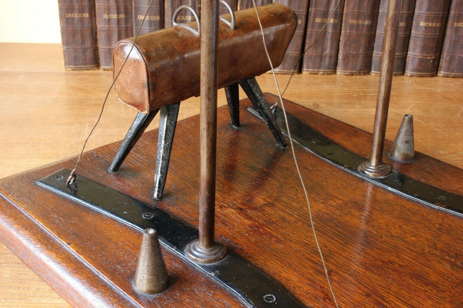 Gym Model. Miniature Gymnasium Equipment.Pommel Horse & Horizontal Bar.