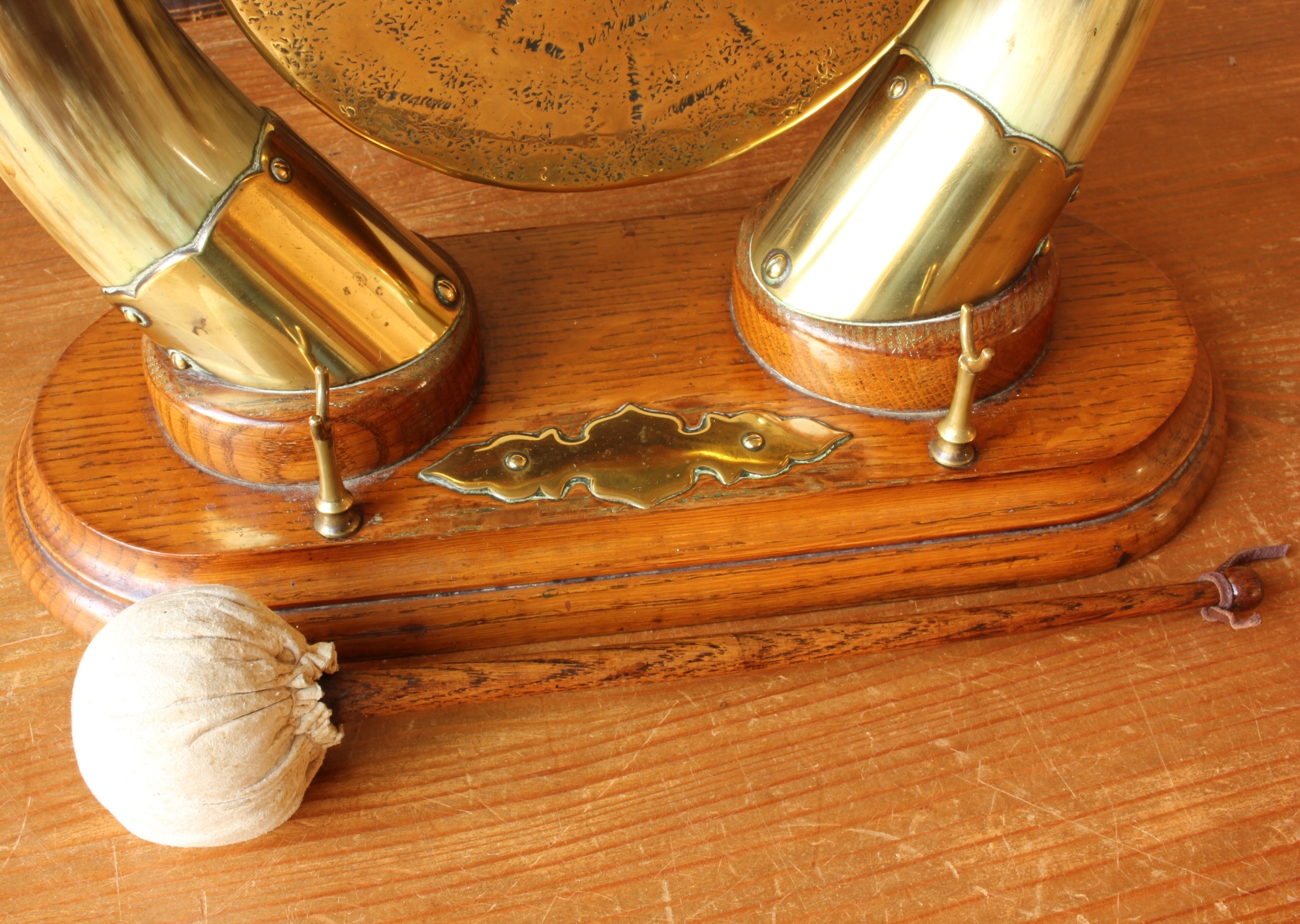 Large English Oak, Bovine Horn & Brass Dinner Table Top Gong c1890.