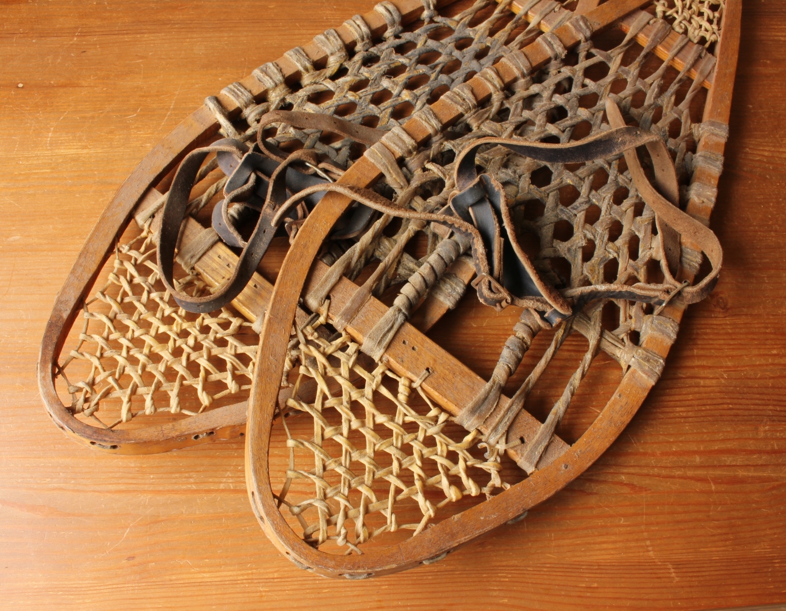 Wood Snowshoes. Old Snow Shoes. Ski Lodge / Chalet Home Decor.