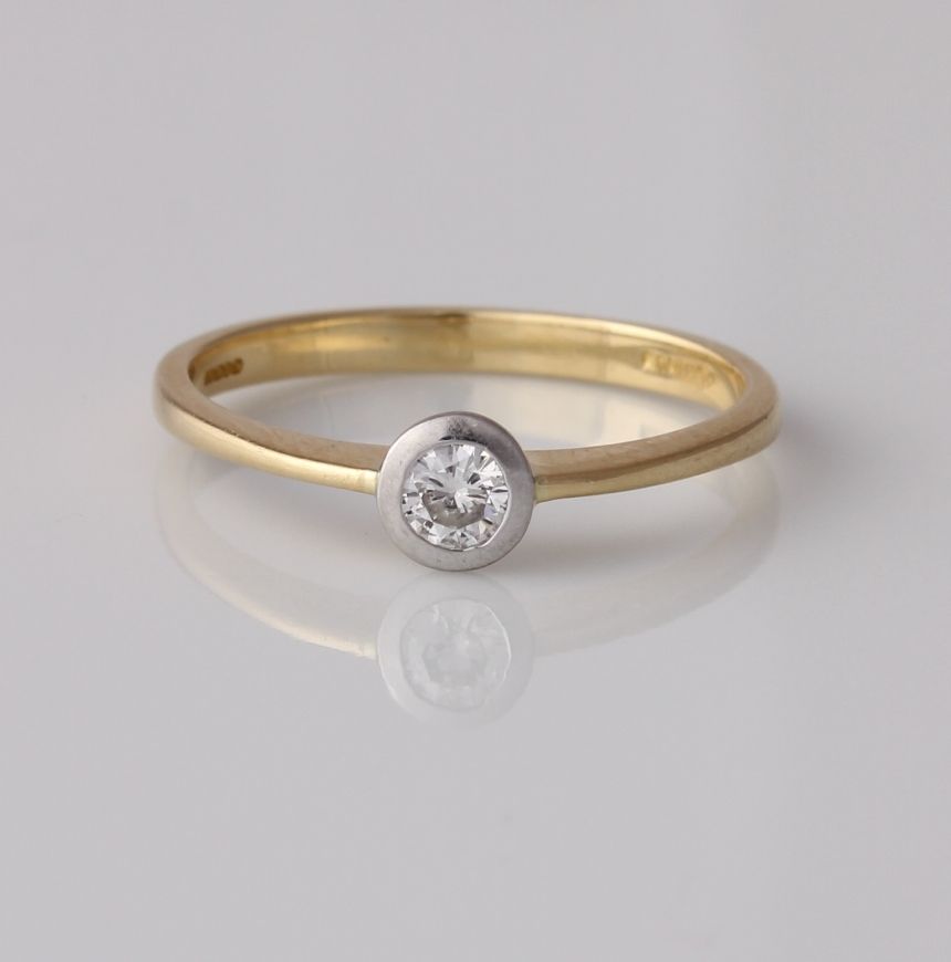 18ct Yellow Gold, Platinum & Diamond Rub-Over Solitaire Engagement Ring ...