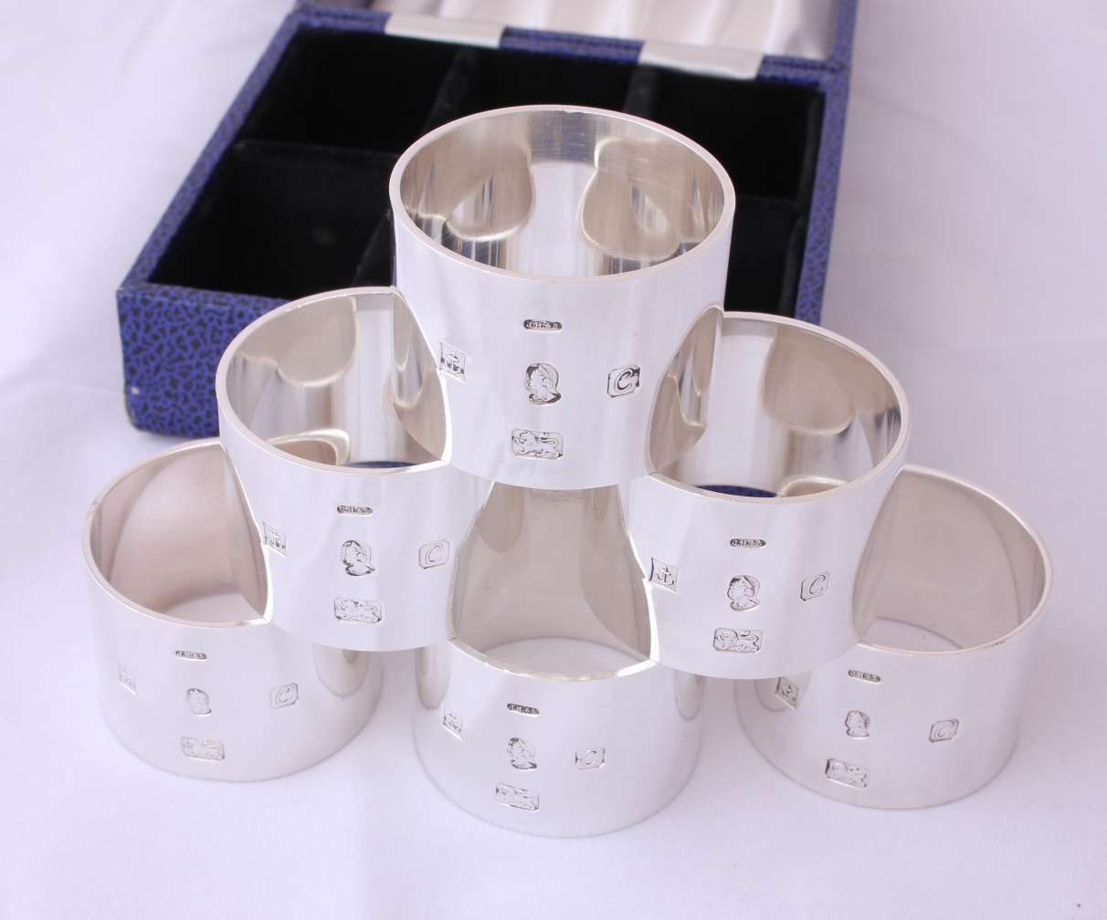 Extra Heavy Solid Sterling Silver Napkin Rings 6 Boxed. Hallmarked