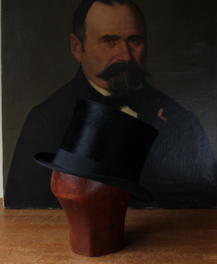 Wooden Head Block & Top Hat. Antique Milliners Topper. Hat Display.