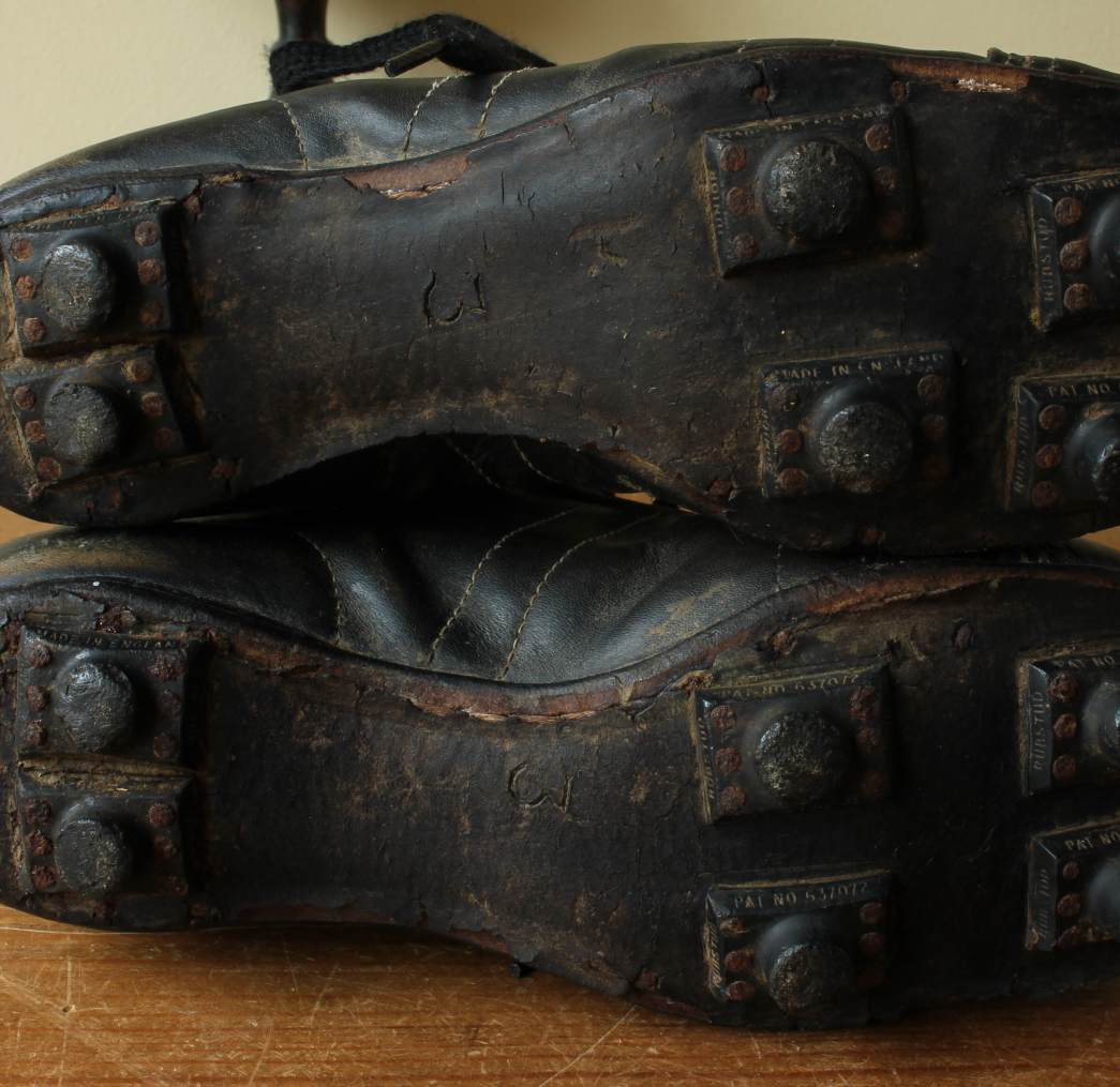 size 15 soccer boots